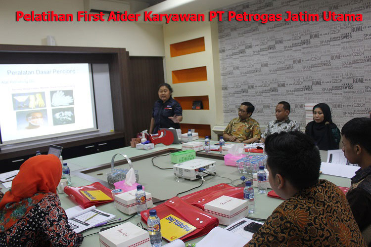 Pelatihan First Aider Karyawan PT Petrogas Jatim Utama