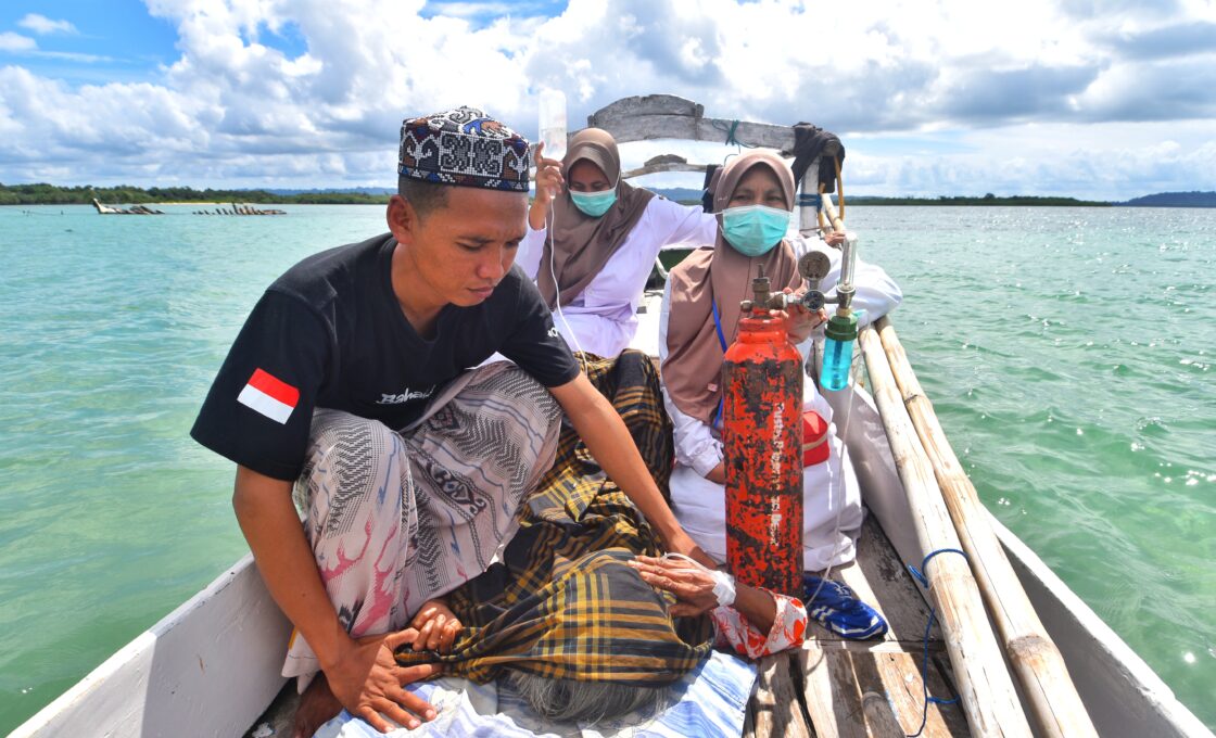 ‘Dedikasi Tenaga Kesehatan’ Juara Lomba Foto 2025